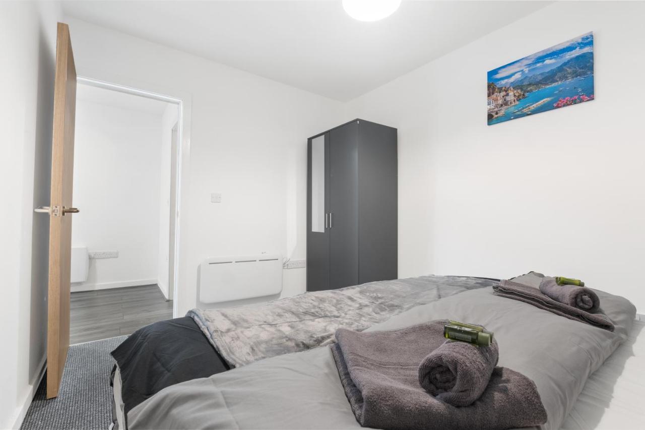 Amhc City Apartments Bradford City Centre One & Two Bedroom Apartments, 24 Hours Express Self Check In, Long Stay Contractors Welcome, Paid Parking Available Nearby Kültér fotó